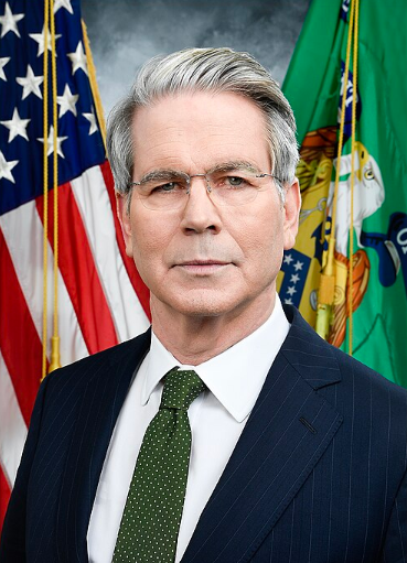 Internal Strife Persists Among Top U.S. Officials; Political Chaos Continues to Escalate