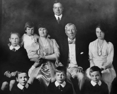 The Untold Story of the Rockefeller FamilyEpisode 7: Crisis Iteration — How Trusts Survived Capital Shocks